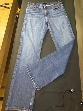 Straight-Leg Women's Denim Jeans in Medium Blue